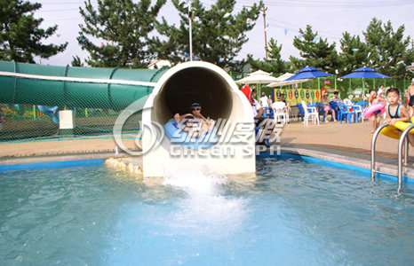 Corrediça de água espiral gigante personalizada para o equipamento do parque do pulverizador das crianças e dos adultos