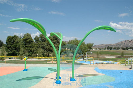 O pulverizador molhado exterior do parque da água do verão dos jogos da água do campo de jogos sae - verde