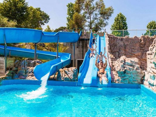 Bom preço. OEM Parque aquático Piscina de verão Fibra de vidro para brincar ao ar livre on-line