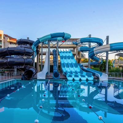 Bom preço. Parque aquático parque aquático jogos ao ar livre jogos piscina escorrega fibra de vidro para venda piscina on-line