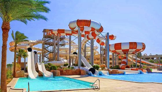 Bom preço. Parque aquático ao ar livre piscina escorrega de água de fibra de vidro on-line