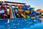 1 Pessoas jogam em parques aquáticos Slide Games Equipamento de Slide de Água de Fibra de Vidro
