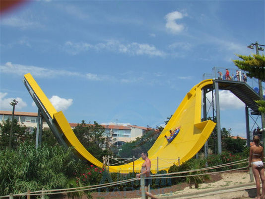 Da banana da forma da água do parque do pêndulo da corrediça 12 medidores Multicolour de corrediça de água