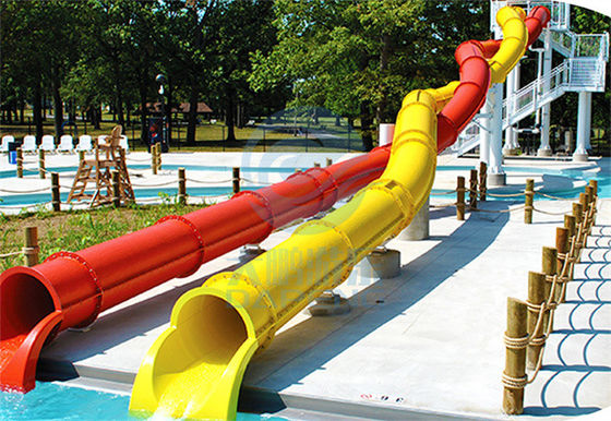 Altura dobro da corrediça 5.0m de Aqua Park Spiral Swimming Pool da corrediça de água do hotel da torção