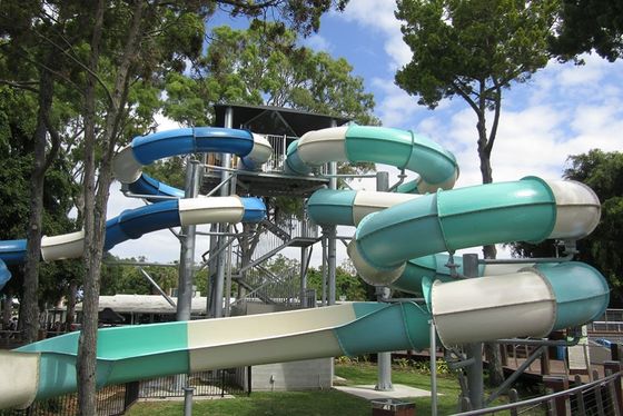 Parques ao ar livre Tubos de piscinas de fibra de vidro Slides de água Peças de brincar Equipamento