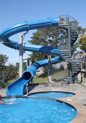 Parque aquático Parque de diversões piscina exterior equipamento de jogos divertimento tubo de escorrega de água para criança