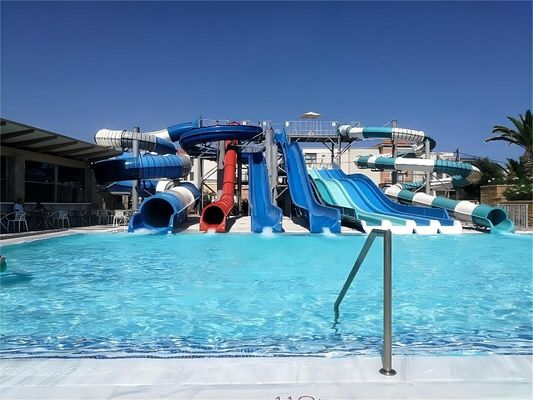 ODM Outdoor Kids Playground Equipment Playhouse Fibra de vidro Slide de água para crianças
