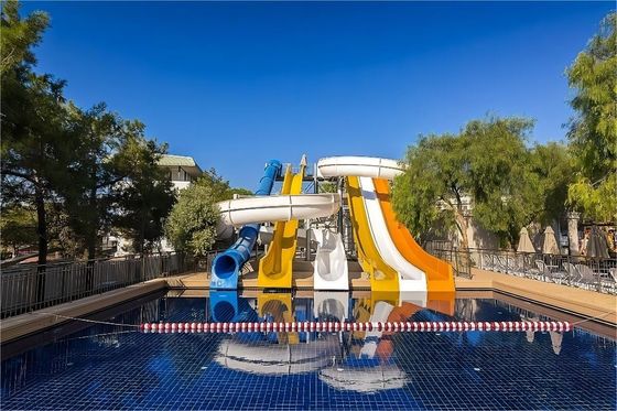 Bom preço. ODM Jogos ao ar livre Jogos Parque temático Fibra de vidro escorrega de água para crianças on-line