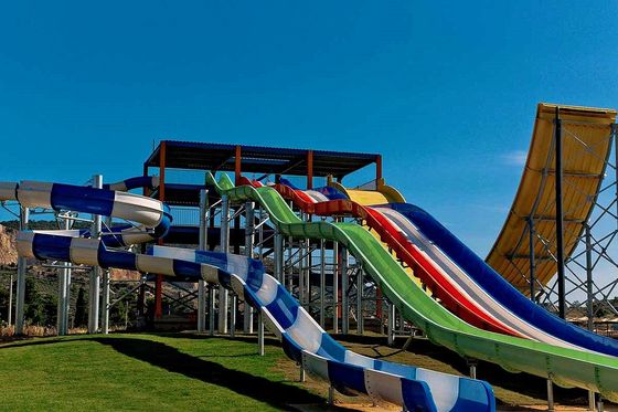 Parque temático aquático Design de playground Pequena piscina Jogos Fibra de vidro Slide