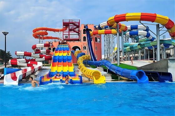 ODM Aquapark Design Acessórios de piscina Deslizamento de água longo para crianças