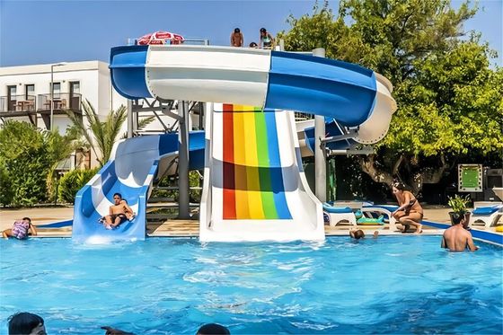 Instalações de parque aquático ODM piscina comercial Slides de jogos aquáticos para crianças