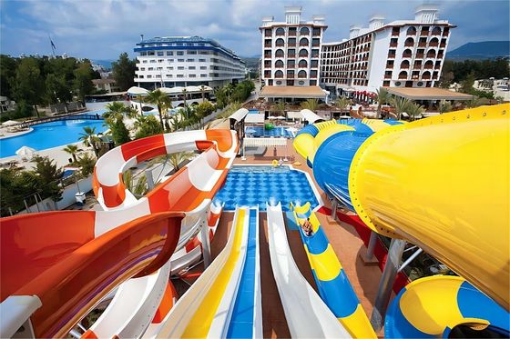 Parque de diversões aquáticos ao ar livre Adultos Piscina de água Slide de fibra de vidro