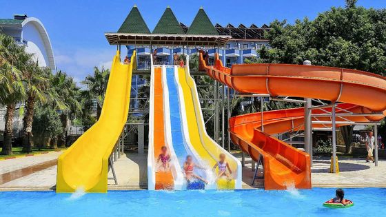 Parque aquático para crianças ao ar livre Parque de diversões Piscina Equipamento de piscina Fibra de vidro Slides