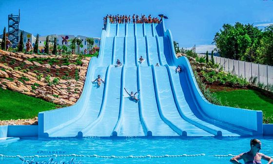 OEM Parque aquático ao ar livre Piscina Conjunto de brinquedos Equipamento de diversão Slide de jogo