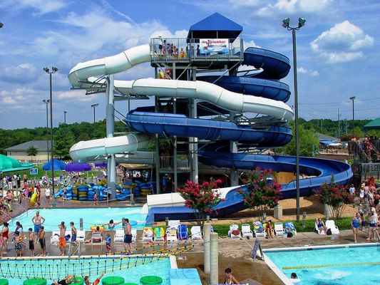 Parque aquático de diversões ao ar livre Parque de diversões piscina equipamento de escorrega espiral