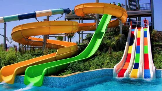 Conjunto de escorregas aquáticas para piscina comercial ao ar livre