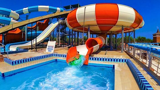 Parque aquático Piscina de fibra de vidro Slide de tubo de água em espiral