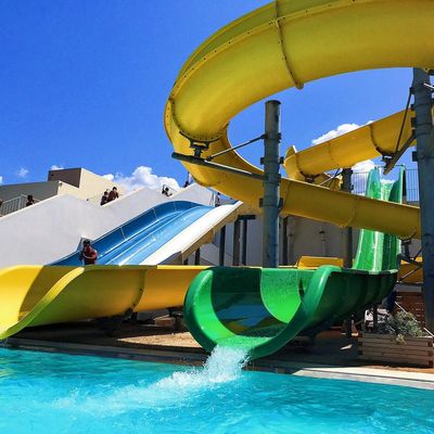 Slide de piscina de fibra de vidro de 5-12 metros de largura para clientes de transporte terrestre