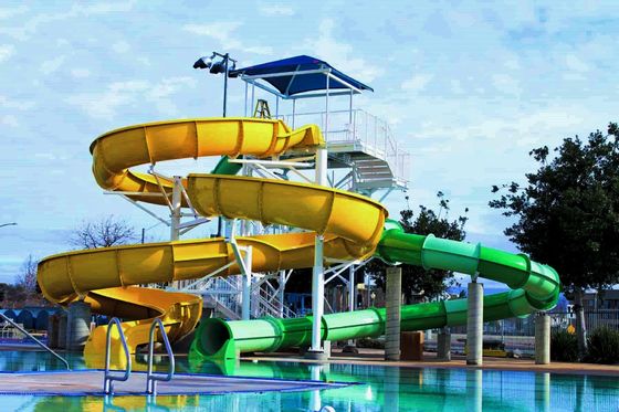Crianças Piscina Jogos aquáticos Deslizamento de água em espiral de fibra de vidro para crianças