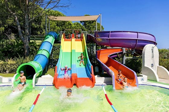 Taxa de fluxo de água Equipamento de piscina e acessórios com escorrega de parque aquático de aço galvanizado de fibra de vidro