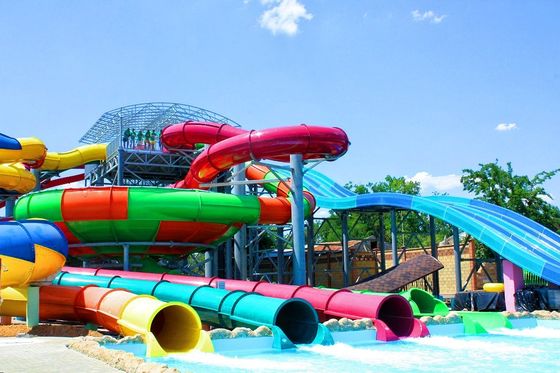 Parque de diversões ao ar livre crianças parque aquático jogo grupo de slides de fibra de vidro