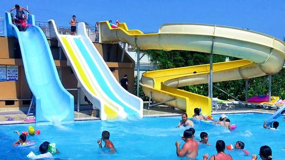 Acessórios de piscina Jogos aquáticos para crianças Tubos de fibra de vidro Deslizamento de água em espiral