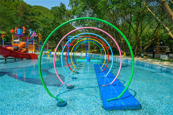 Parque aquático Parque aquático Parque aquático de brinquedos de água ao ar livre Equipamento de diversão Rainbow Water Spray Loops