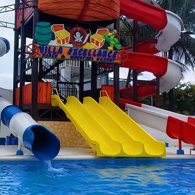 Parque aquático crianças equipamento de piscina escorrega de água de fibra de vidro de tamanho pequeno