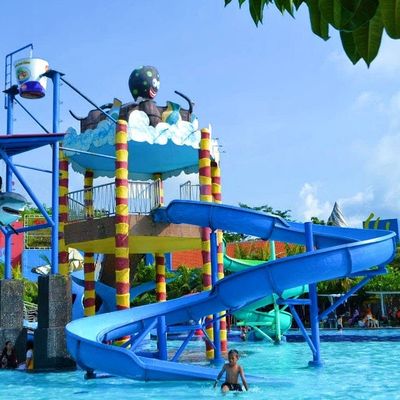 Bom preço. Crianças na piscina de solo Ride Fibra de vidro escorrega de água para o parque aquático on-line