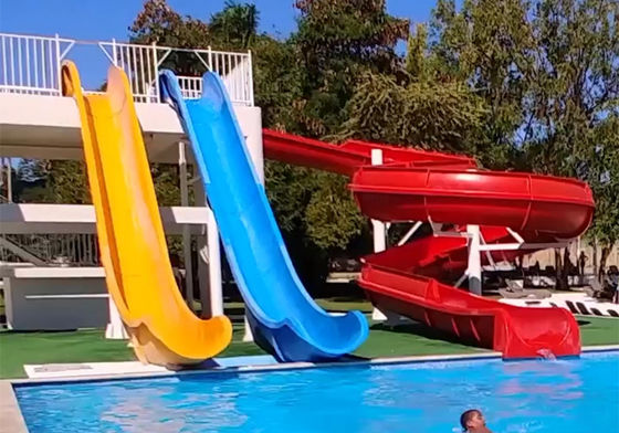 Equipamento de Parque Aquático Resort Escorregador de Piscina de Fibra de Vidro Escorregador de Água Estilo Voador Para Crianças e Adultos