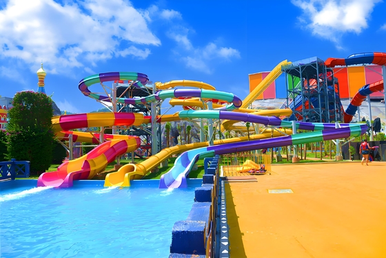 Bom preço. Equipamento de diversão ao ar livre Grande parque aquático Fibra de vidro escorregas de água Jogos aquáticos Parque de diversões Escorregador de água Para piscina Espiral aberta Adequado para adultos e crianças Personalização on-line