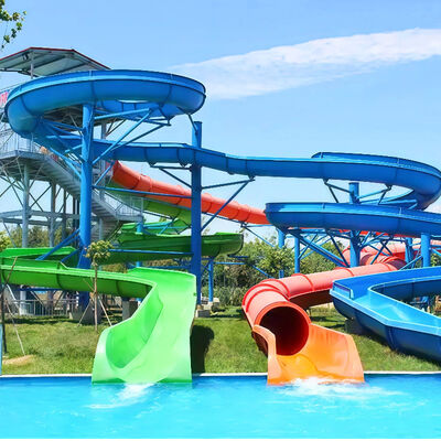 Parque aquático com espirais fechadas duplas com slide de fibra de vidro para parques aquáticos piscinas adultos crianças