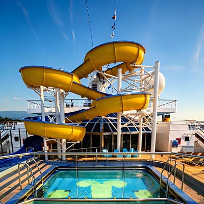 Tobogãs de Parque Aquático ao Ar Livre Espiral de Fibra de Vidro Equipamentos de Parque Aquático para Piscina Comercial Atacado