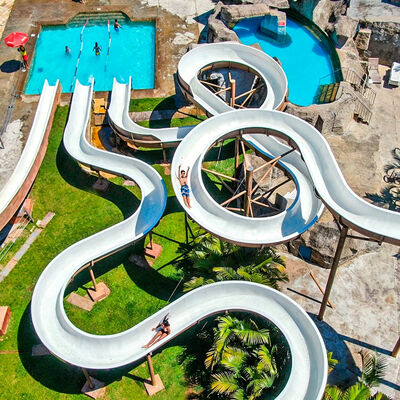 qualidade Grande escorrega de água em espiral de fibra de vidro para parque aquático 6-8mm espessura Equipamento comercial com 1 ano de garantia Fábrica