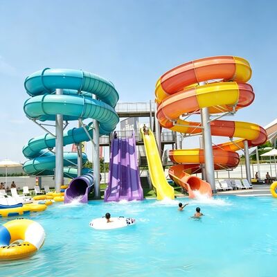 Corrediça de água comercial de fibra de vidro com combinação de arco-íris em espiral para grande parque aquático ao ar livre e Aqua Resort