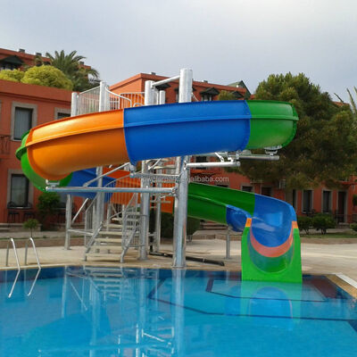 qualidade Slides de parque aquático de 3 m de altura com capacidade para 20 pessoas por hora Perfeito para instalações de recreação aquática ao ar livre Fábrica